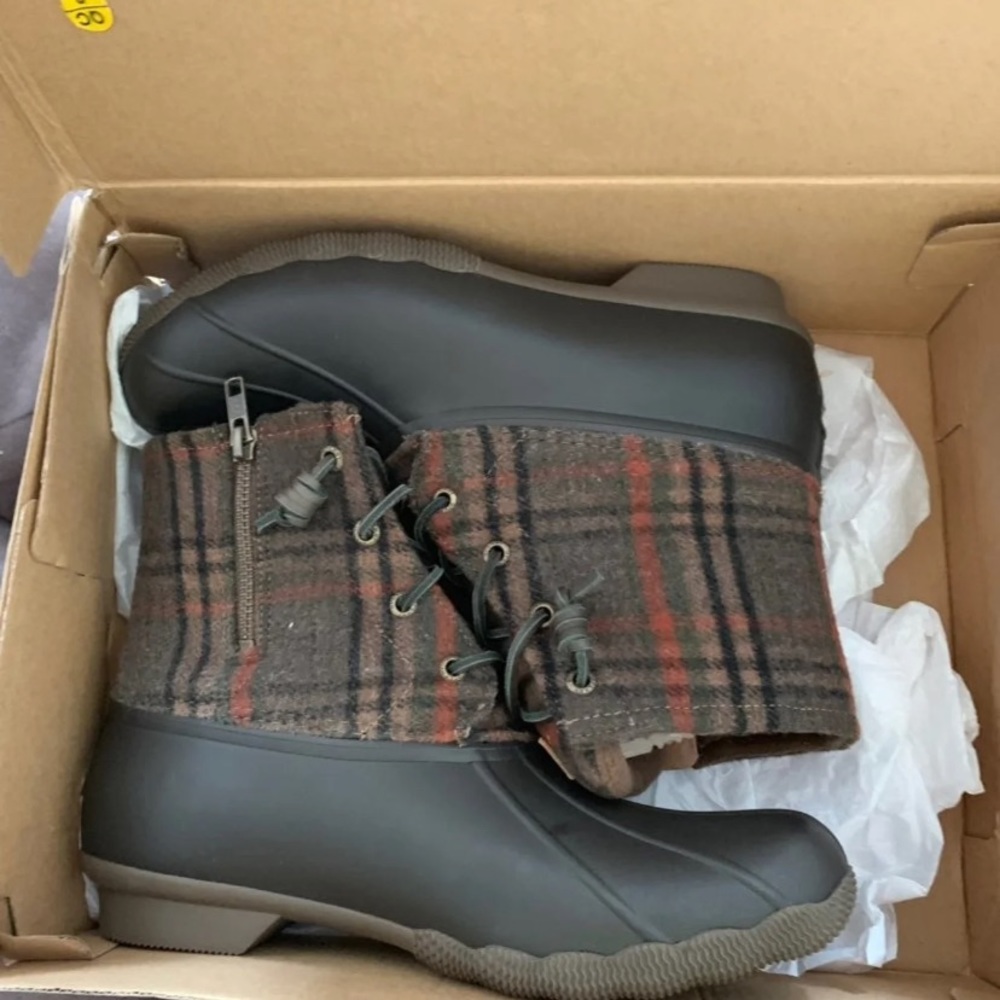 Sperry duck boots